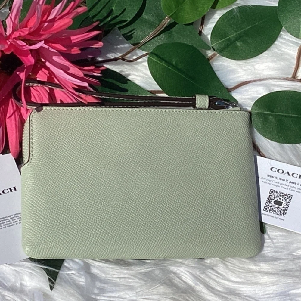 NWT Coach Corner Zip Wristlet In Light Sage/Silver